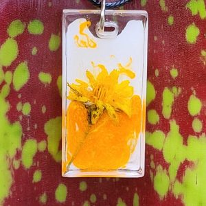 Handmade dry flowers resin necklace